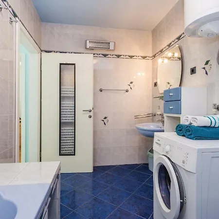 Viktorija Apartament *